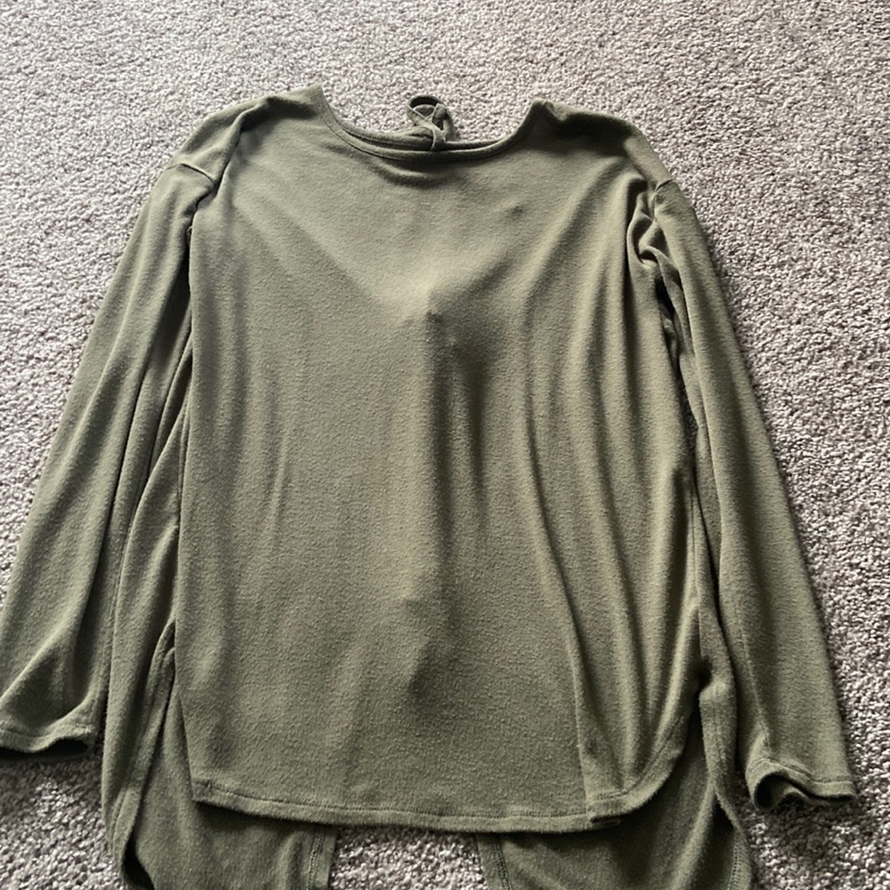 Aerie open back top - Picture 2 of 5